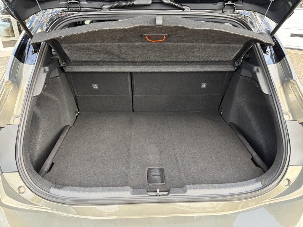 Toyota Corolla 2.0 Hybrid Executive | Stoelverwarming | Sensoren V/A | Navi - Image 32