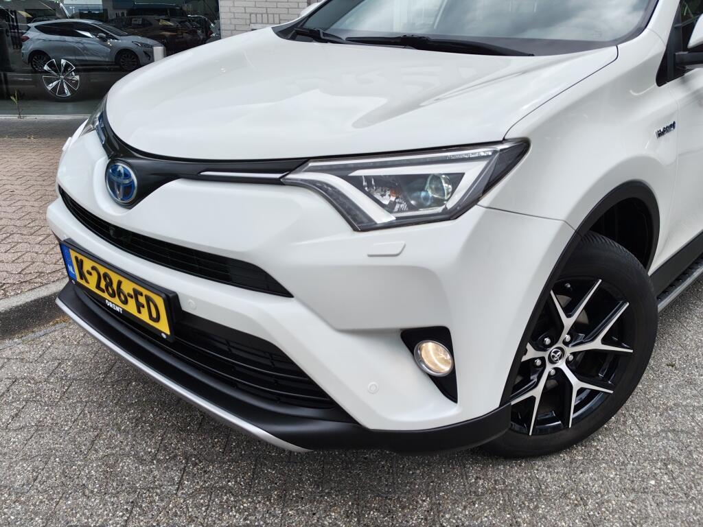 Toyota RAV4 2.5 Hybrid AWD Style | Trekhaak |  1650kg Trekgew. | Treeplanken - Image 2