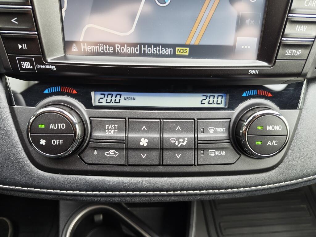 Toyota RAV4 2.5 Hybrid AWD Style | Trekhaak |  1650kg Trekgew. | Treeplanken - Image 21
