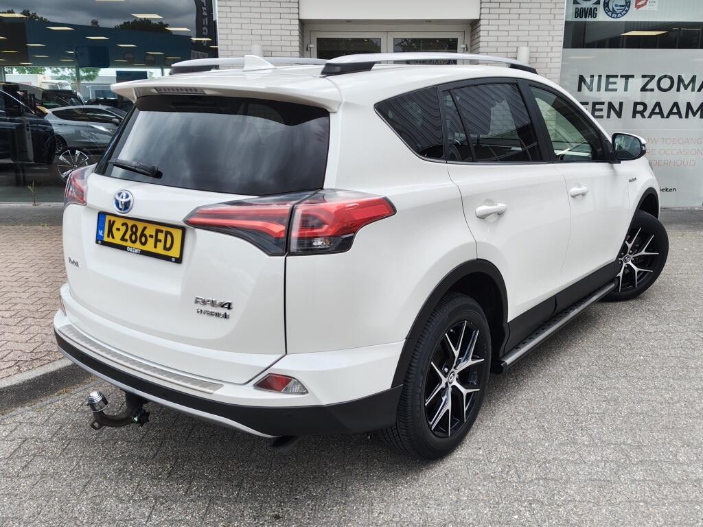 Toyota RAV4 2.5 Hybrid AWD Style | Trekhaak |  1650kg Trekgew. | Treeplanken - Image 4