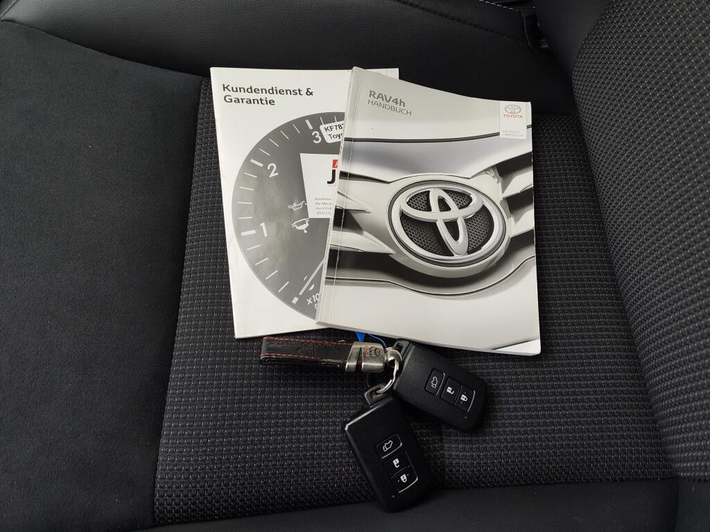 Toyota RAV4 2.5 Hybrid AWD Style | Trekhaak |  1650kg Trekgew. | Treeplanken - Image 44