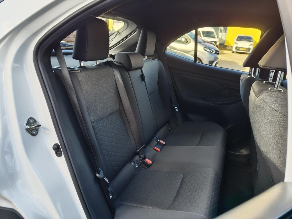 Toyota Yaris Cross 1.5 Hybrid 130 Dynamic | Comfort Pack | Sensoren v/a | Stoelverw - Image 32
