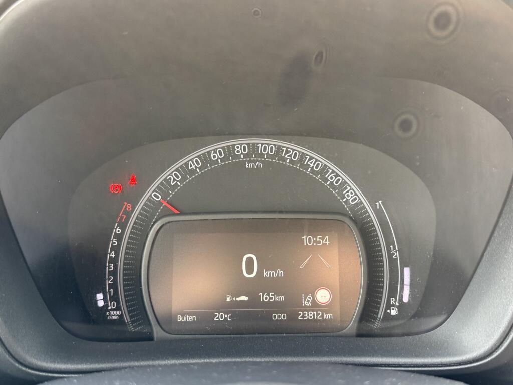 Toyota Aygo X 1.0 VVT-i MT Envy | Sensoren V + A | Stoelverwarming | Apple car - Image 19
