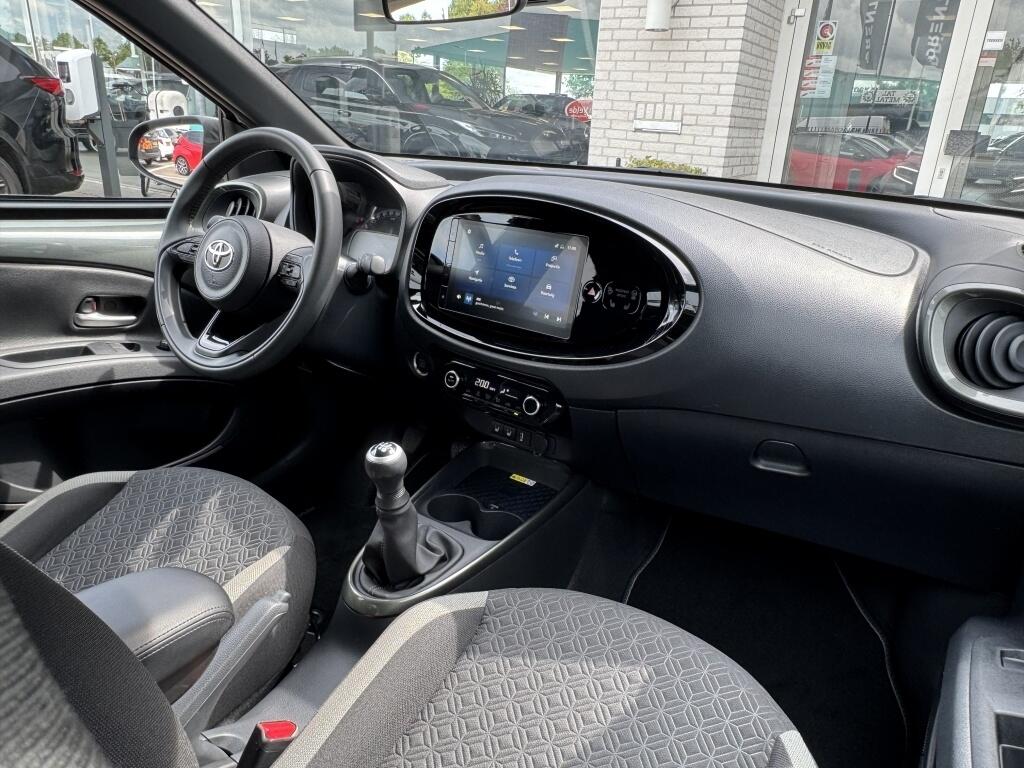 Toyota Aygo X 1.0 VVT-i MT Envy | Sensoren V + A | Stoelverwarming | Apple car - Image 32