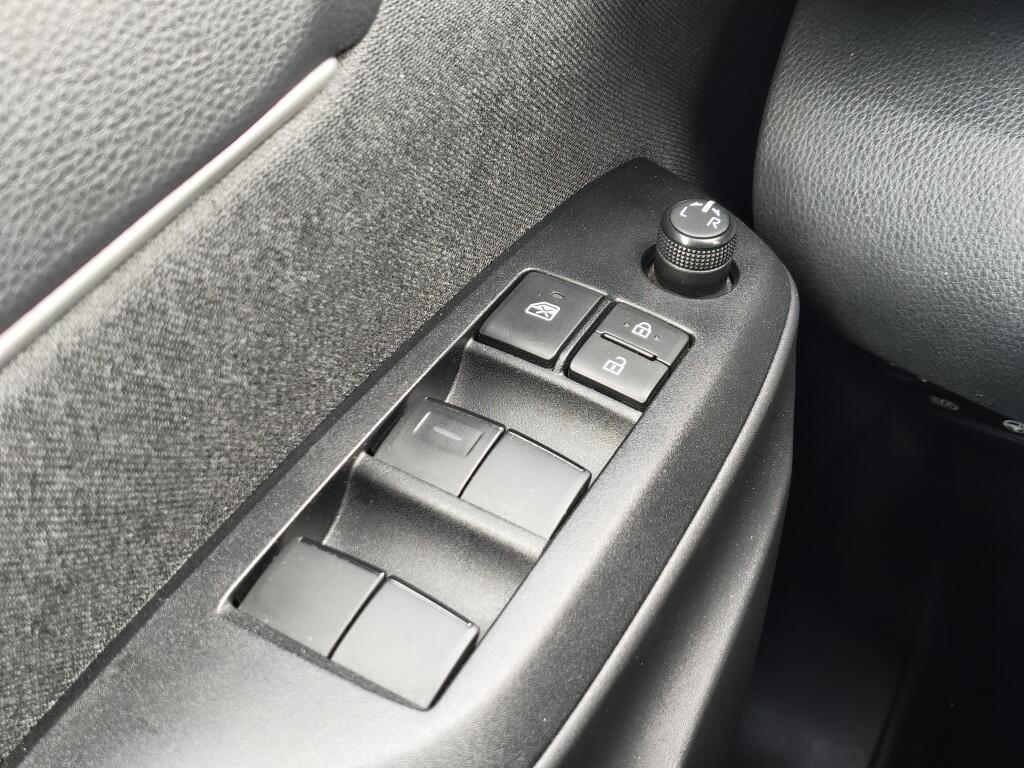 Toyota Yaris Cross 1.5 Hybrid Dynamic |All Season | Navi | Keyless Entry & Start | - Image 23