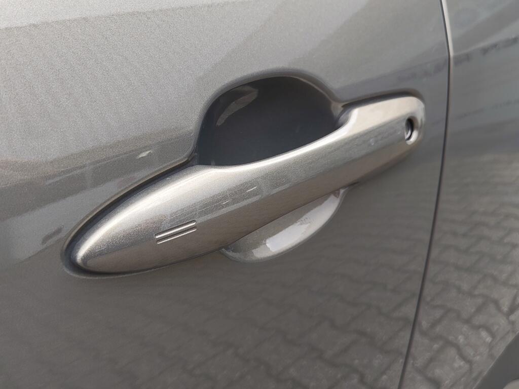 Toyota Yaris Cross 1.5 Hybrid Dynamic |All Season | Navi | Keyless Entry & Start | - Image 34
