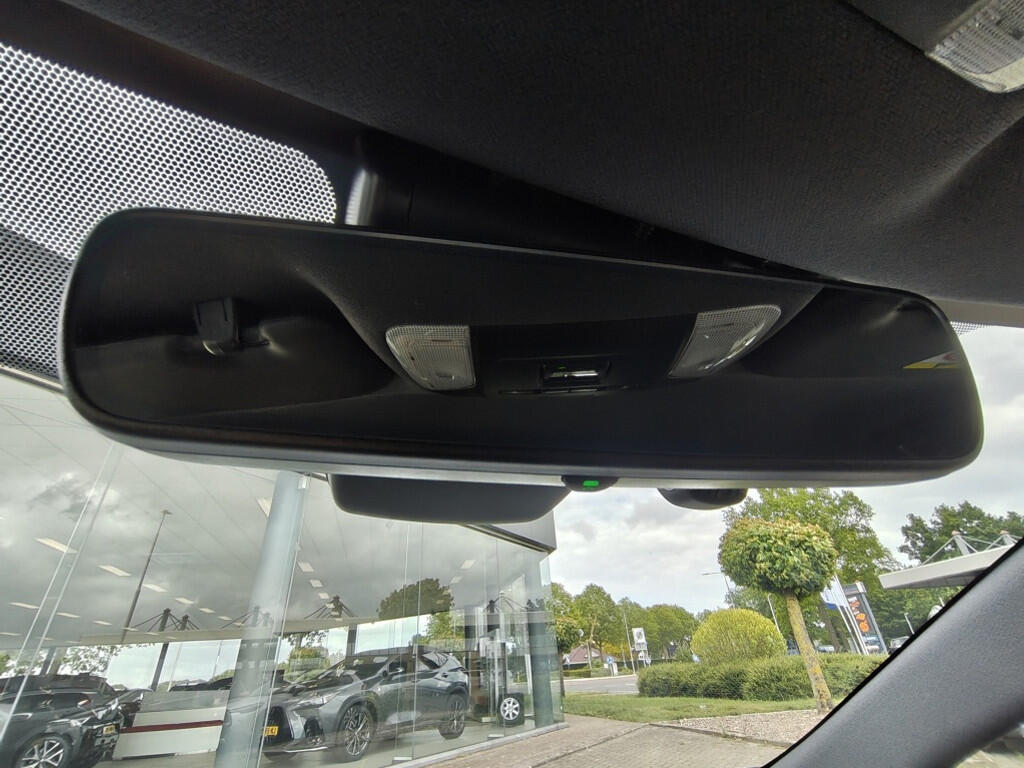 Toyota Corolla Touring Sports 1.8 Hybrid Business Plus | Stoelverwarming | Keyless Entry&Start - Image 24