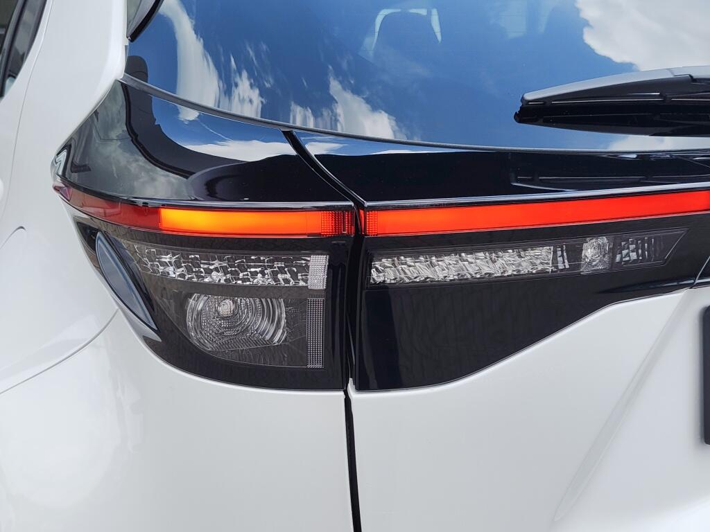 Toyota Yaris Cross 1.5 Hybrid 130 GR SPORT | Sensoren v/a | El. Achterklep | Androi - Image 36