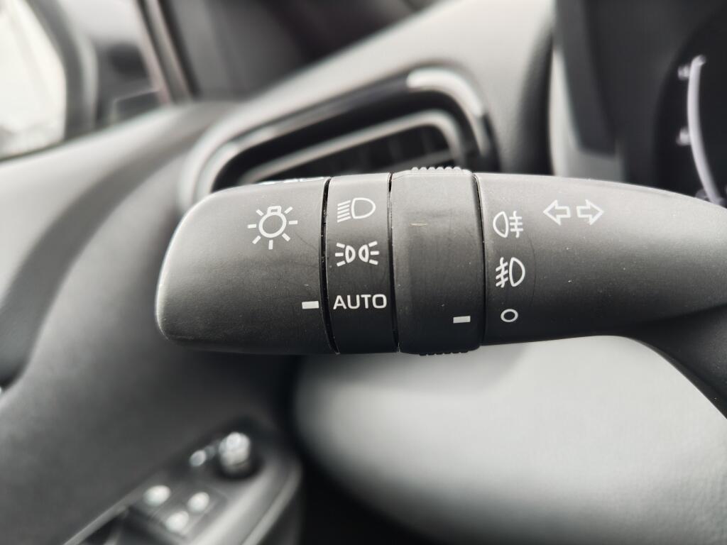 Toyota Yaris Cross 1.5 Hybrid 115 Dynamic | Stoel/Stuurverwarming | Android Auto - Image 13