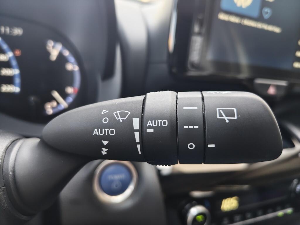 Toyota Yaris Cross 1.5 Hybrid Dynamic | HUD | Sensoren v/a | El. Achterklep | Stoel - Image 15