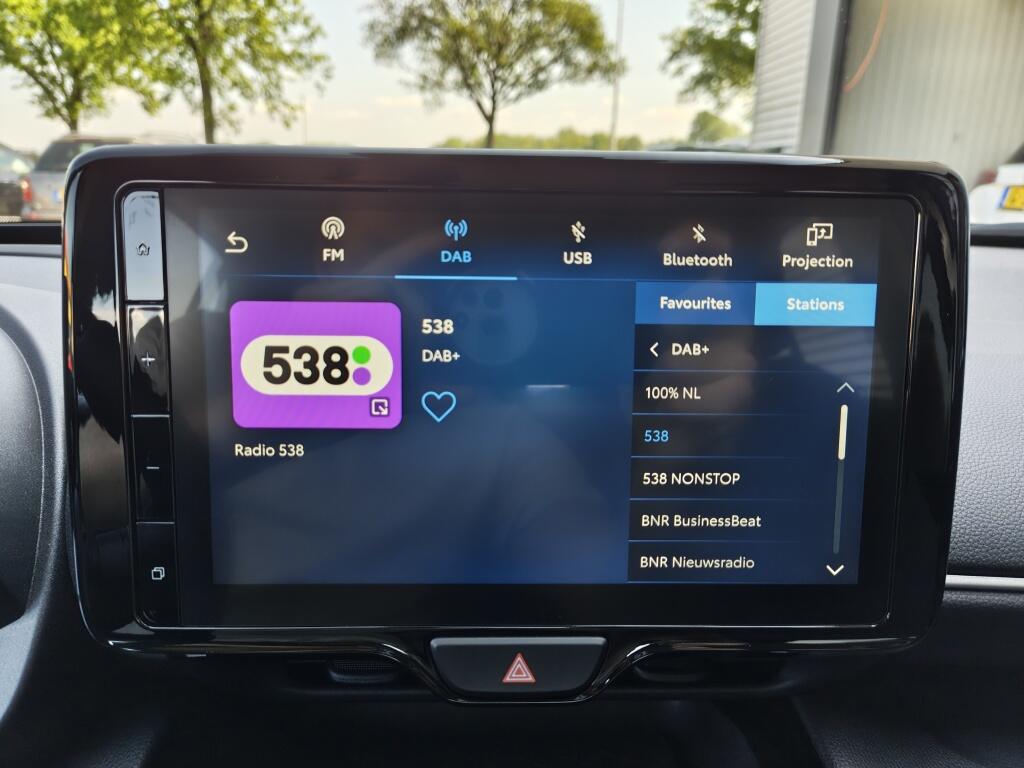 Toyota Yaris Cross 1.5 Hybrid Dynamic | HUD | Sensoren v/a | El. Achterklep | Stoel - Image 16