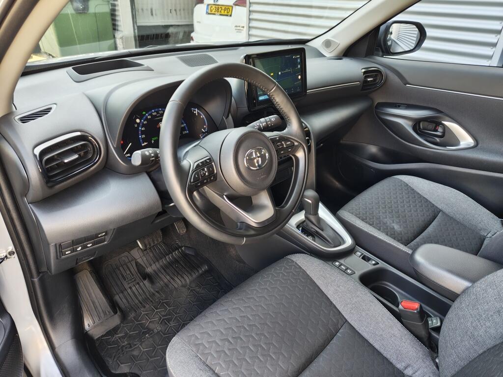 Toyota Yaris Cross 1.5 Hybrid Dynamic | HUD | Sensoren v/a | El. Achterklep | Stoel - Image 25