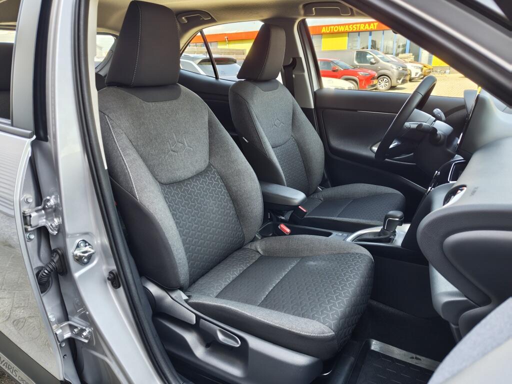 Toyota Yaris Cross 1.5 Hybrid Dynamic | HUD | Sensoren v/a | El. Achterklep | Stoel - Image 27