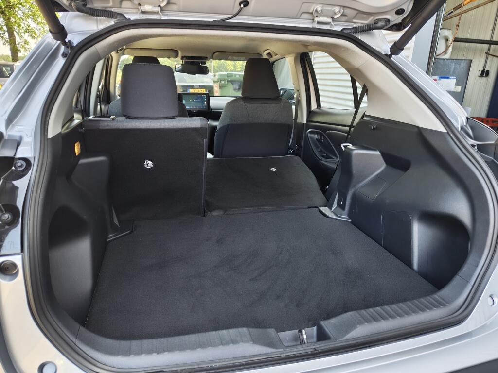 Toyota Yaris Cross 1.5 Hybrid Dynamic | HUD | Sensoren v/a | El. Achterklep | Stoel - Image 31