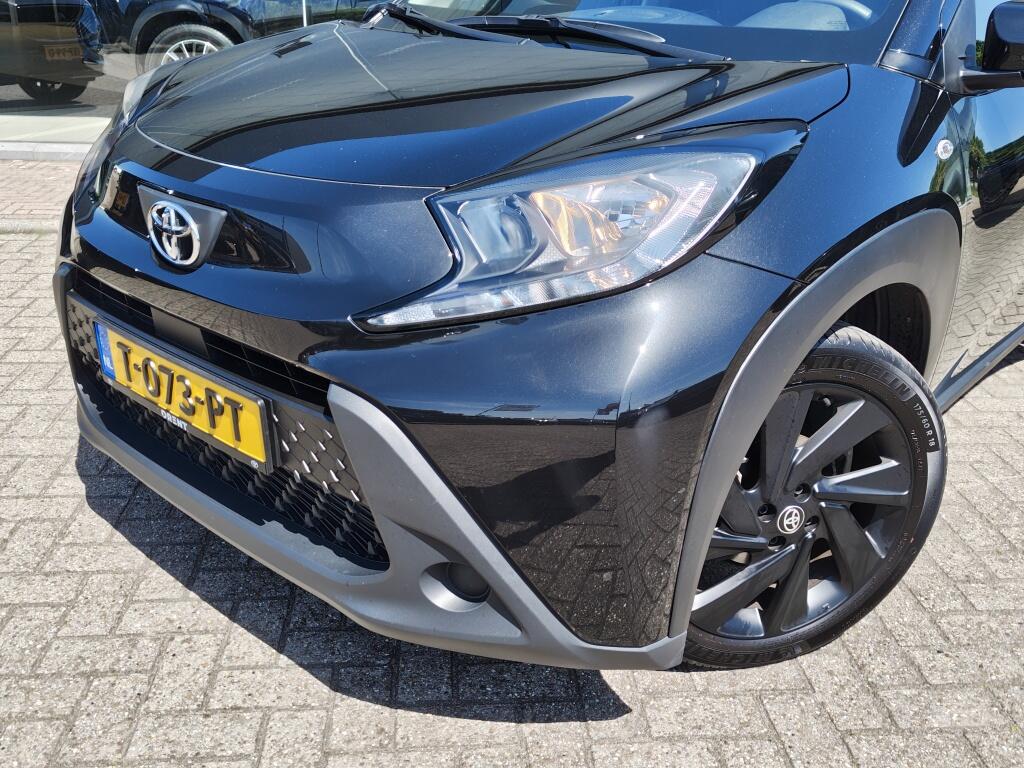 Toyota Aygo X 1.0 VVT-i MT Play | Trekhaak | 18'' Lichtmetaal | Android Auto - Image 2