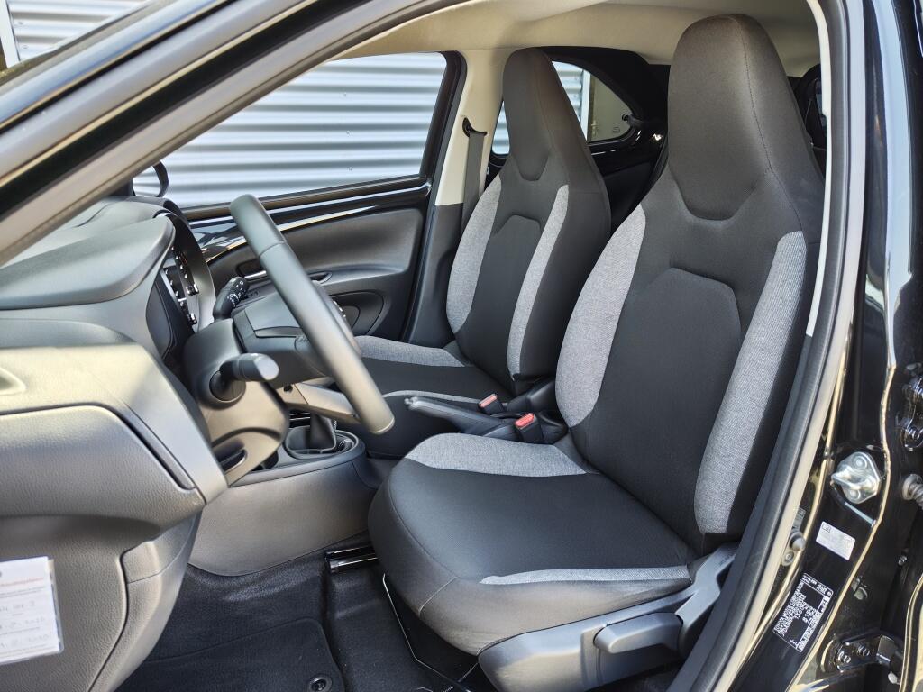 Toyota Aygo X 1.0 VVT-i MT Play | Trekhaak | 18'' Lichtmetaal | Android Auto - Image 26