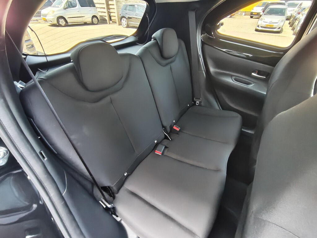Toyota Aygo X 1.0 VVT-i MT Play | Trekhaak | 18'' Lichtmetaal | Android Auto - Image 29