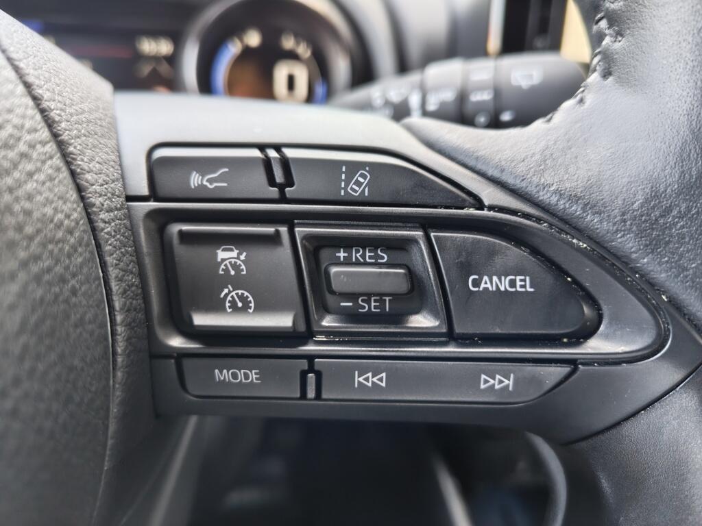 Toyota Yaris 1.5 Hybrid Dynamic | Navi | HUD | Half Leder  | Stuurverwarming - Image 15