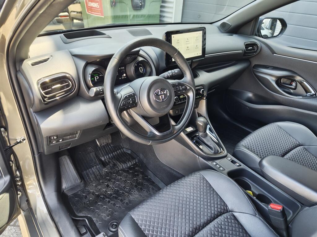 Toyota Yaris 1.5 Hybrid Dynamic | Navi | HUD | Half Leder  | Stuurverwarming - Image 27