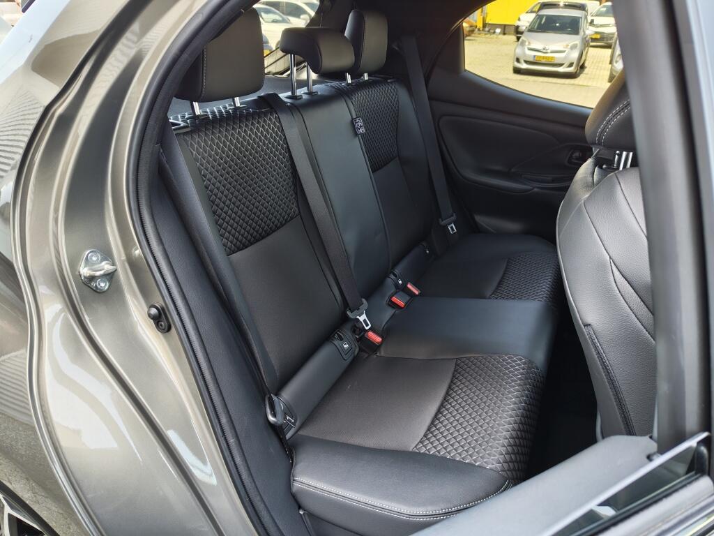 Toyota Yaris 1.5 Hybrid Dynamic | Navi | HUD | Half Leder  | Stuurverwarming - Image 31