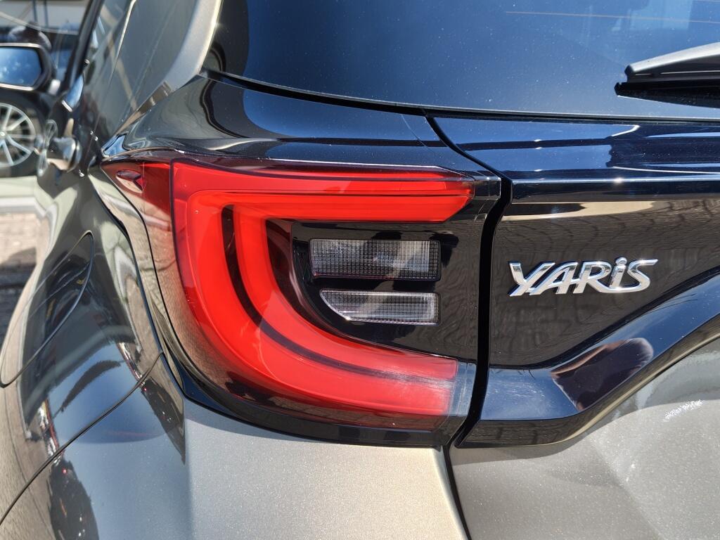Toyota Yaris 1.5 Hybrid Dynamic | Navi | HUD | Half Leder  | Stuurverwarming - Image 36