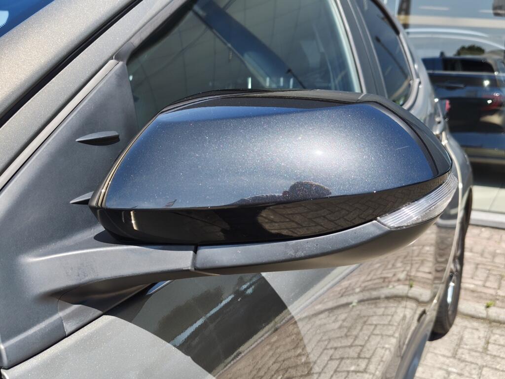 Toyota Yaris 1.5 Hybrid Dynamic | Navi | HUD | Half Leder  | Stuurverwarming - Image 37