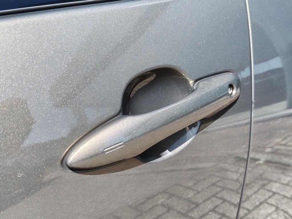 Toyota Yaris 1.5 Hybrid Dynamic | Navi | HUD | Half Leder  | Stuurverwarming - Image 38