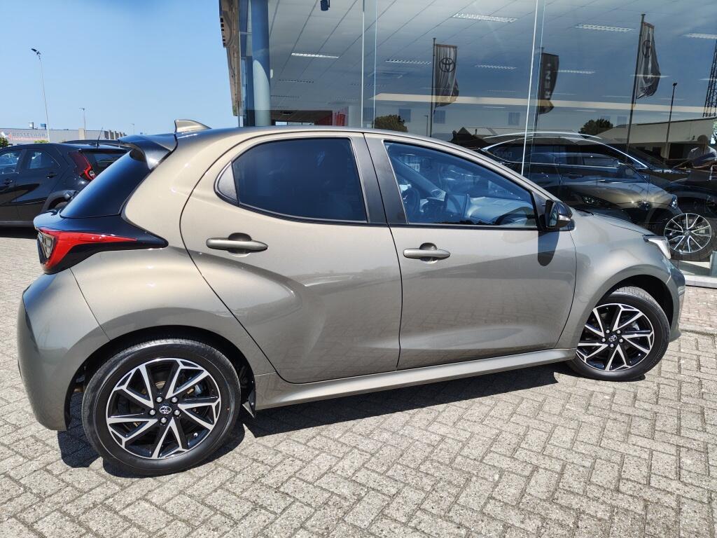 Toyota Yaris 1.5 Hybrid Dynamic | Navi | HUD | Half Leder  | Stuurverwarming - Image 5