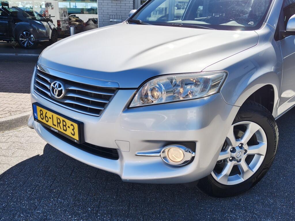 Toyota RAV4 2.0 VVTi Dynamic 2WD | Goed Onderhouden | 2000Kg Trekgew. - Image 2