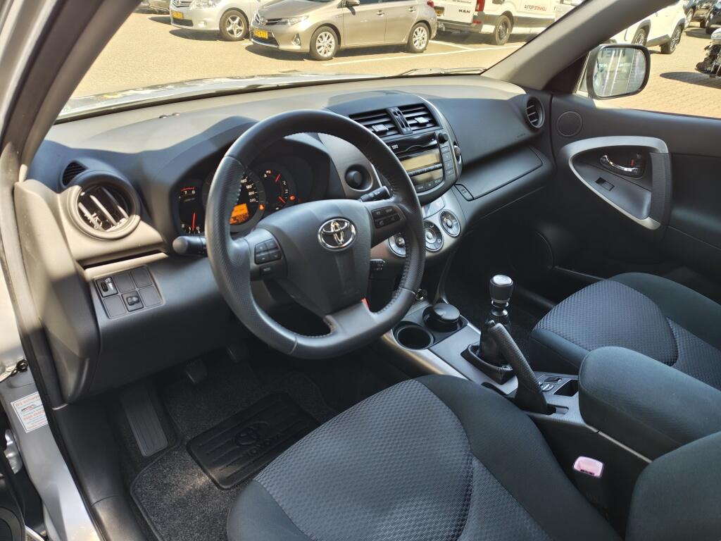Toyota RAV4 2.0 VVTi Dynamic 2WD | Goed Onderhouden | 2000Kg Trekgew. - Image 22