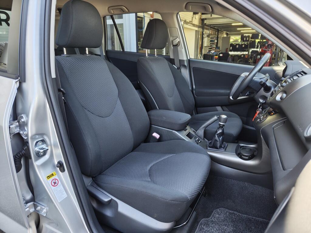 Toyota RAV4 2.0 VVTi Dynamic 2WD | Goed Onderhouden | 2000Kg Trekgew. - Image 24