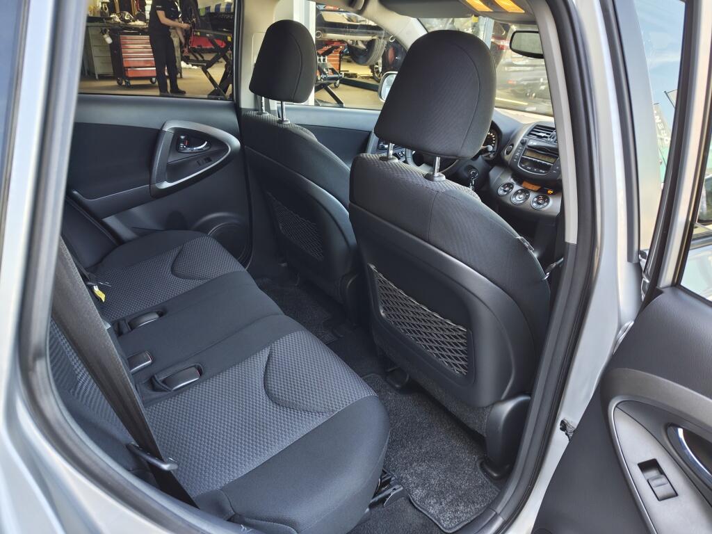 Toyota RAV4 2.0 VVTi Dynamic 2WD | Goed Onderhouden | 2000Kg Trekgew. - Image 25