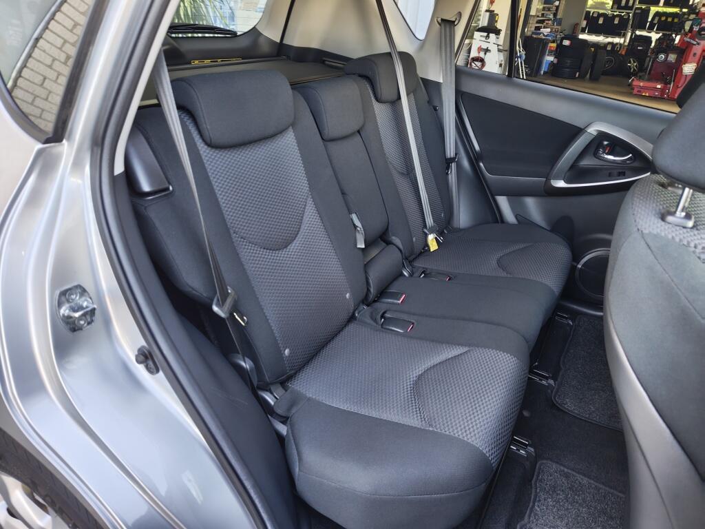 Toyota RAV4 2.0 VVTi Dynamic 2WD | Goed Onderhouden | 2000Kg Trekgew. - Image 26