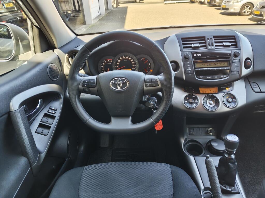 Toyota RAV4 2.0 VVTi Dynamic 2WD | Goed Onderhouden | 2000Kg Trekgew. - Image 8