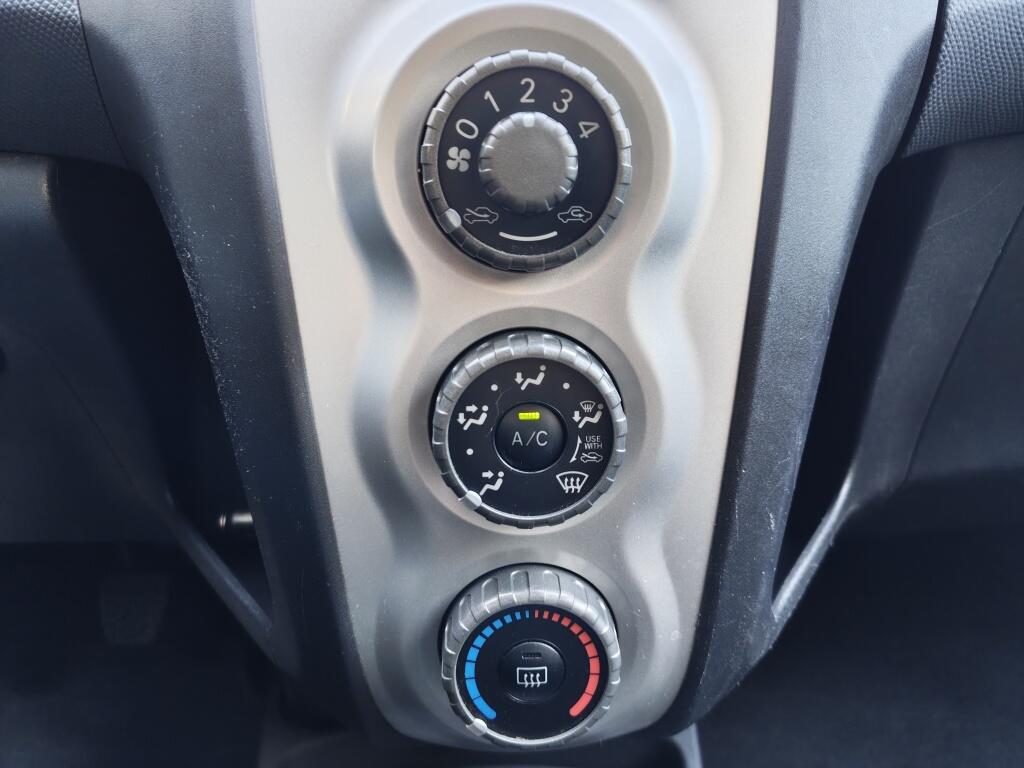 Toyota Yaris 1.3 VVTi Sol | Airco | Centrale Deurvergr. | El. Raambediening - Image 15