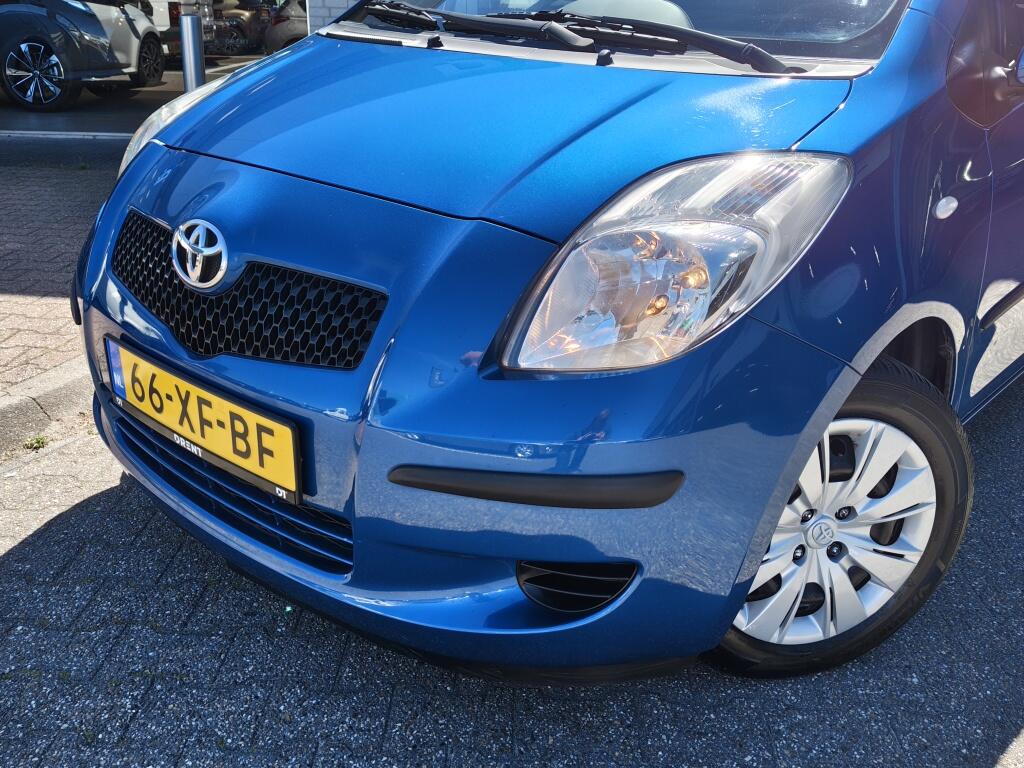 Toyota Yaris 1.3 VVTi Sol | Airco | Centrale Deurvergr. | El. Raambediening - Image 2