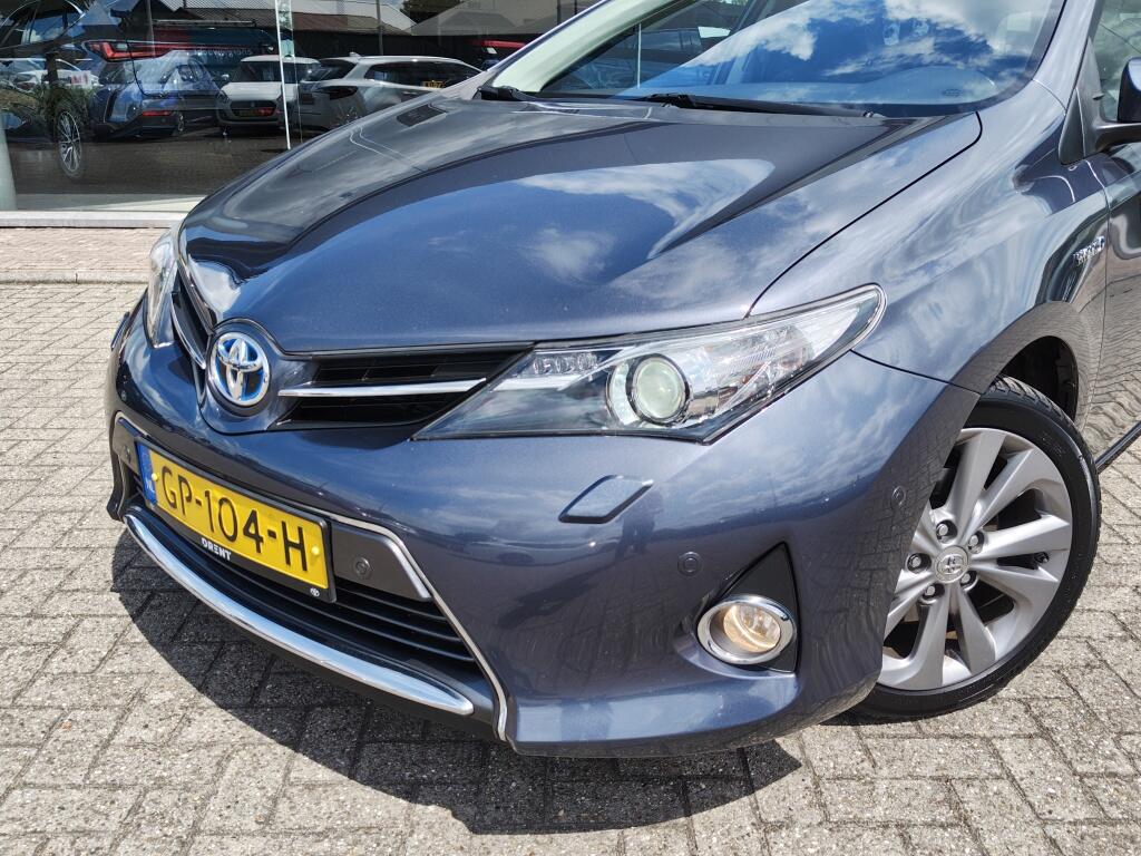 Toyota Auris Touring Sports 1.8 Hybrid Lease Pro | Pano | Trekhaak Afn. | Sensoren v/a | Sto - Image 2