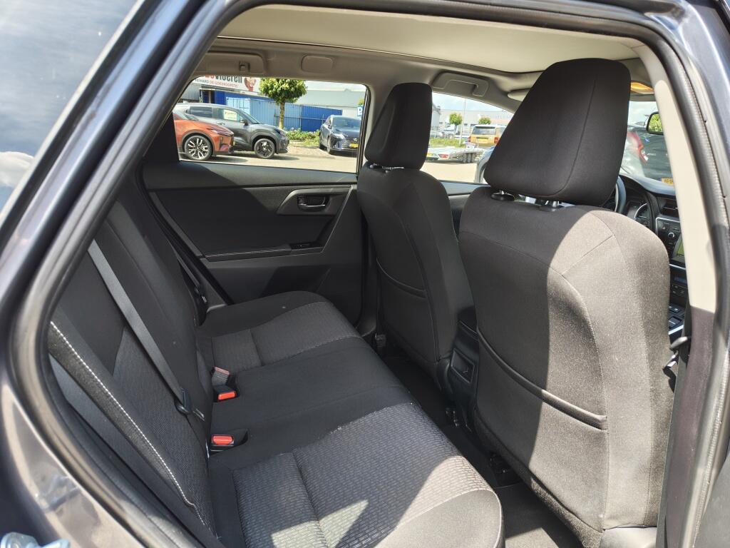 Toyota Auris Touring Sports 1.8 Hybrid Lease Pro | Pano | Trekhaak Afn. | Sensoren v/a | Sto - Image 32