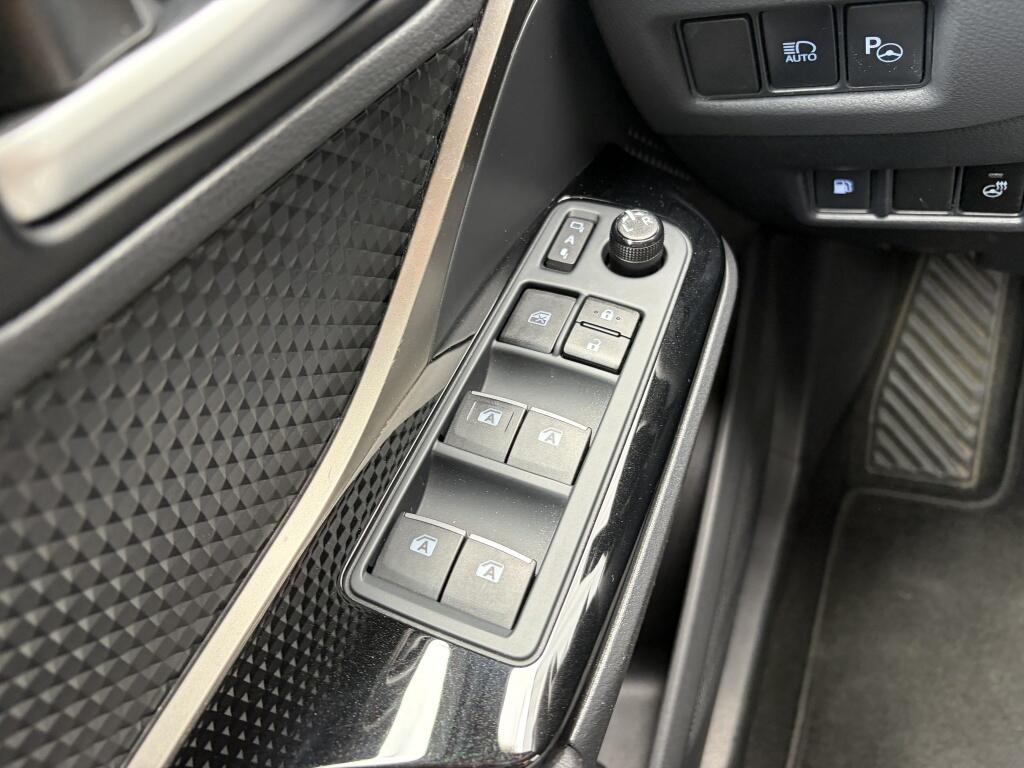 Toyota C-HR 1.8 Hybrid Bi-Tone | Premium Pack | JBL | Afneembare Trekhaak | - Image 25