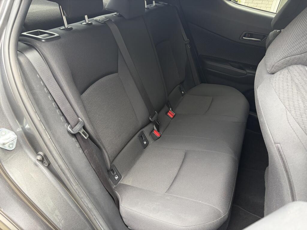 Toyota C-HR 1.8 Hybrid Bi-Tone | Premium Pack | JBL | Afneembare Trekhaak | - Image 32