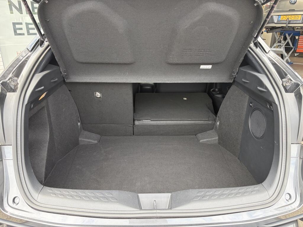 Toyota C-HR 1.8 Hybrid Bi-Tone | Premium Pack | JBL | Afneembare Trekhaak | - Image 34