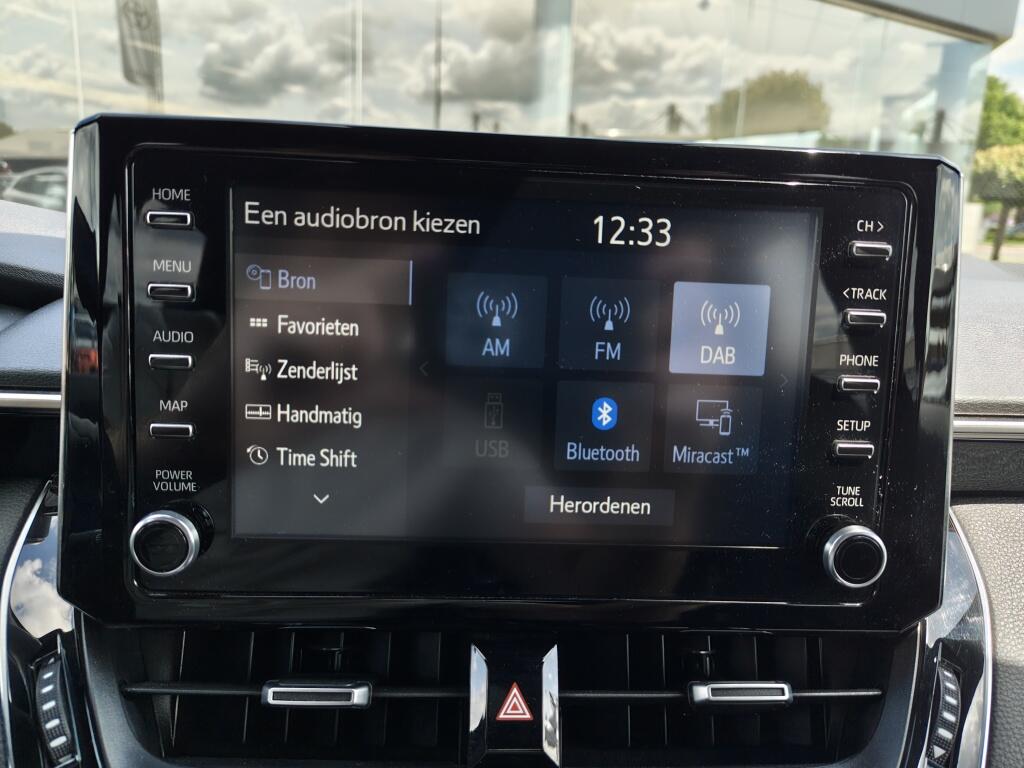 Toyota Corolla Touring Sports 1.8 Hybrid Dynamic | Trekhaak | Stoelverwarming | Apple Carplay - Image 16