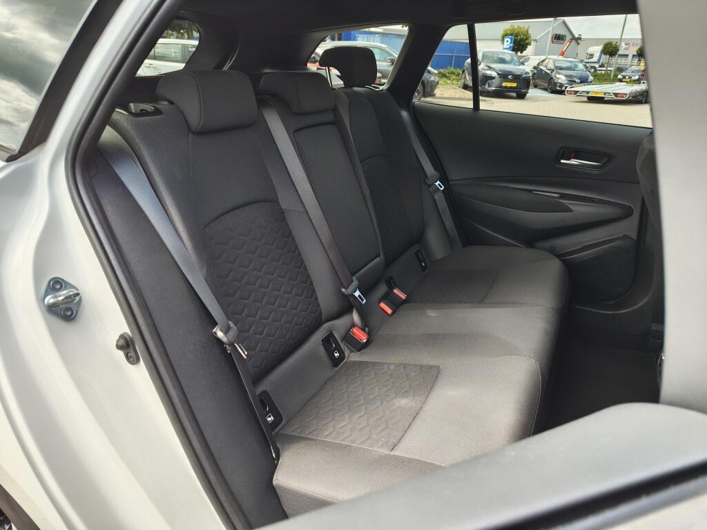 Toyota Corolla Touring Sports 1.8 Hybrid Dynamic | Trekhaak | Stoelverwarming | Apple Carplay - Image 31