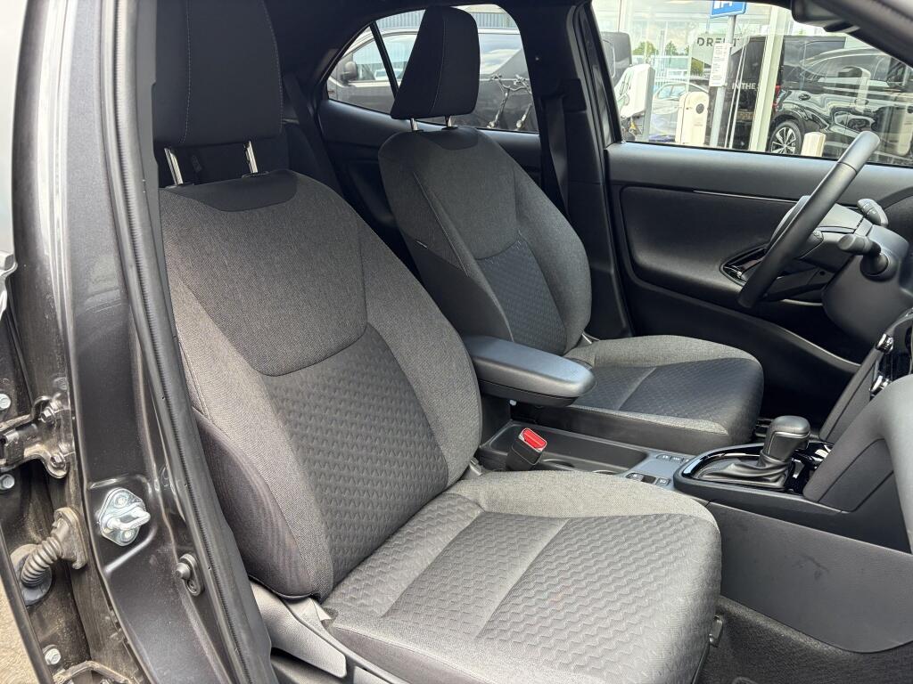 Toyota Yaris Cross 1.5 Hybrid 115 Dynamic | Sensoren v/a | Stuur + Stoelverwarming - Image 29
