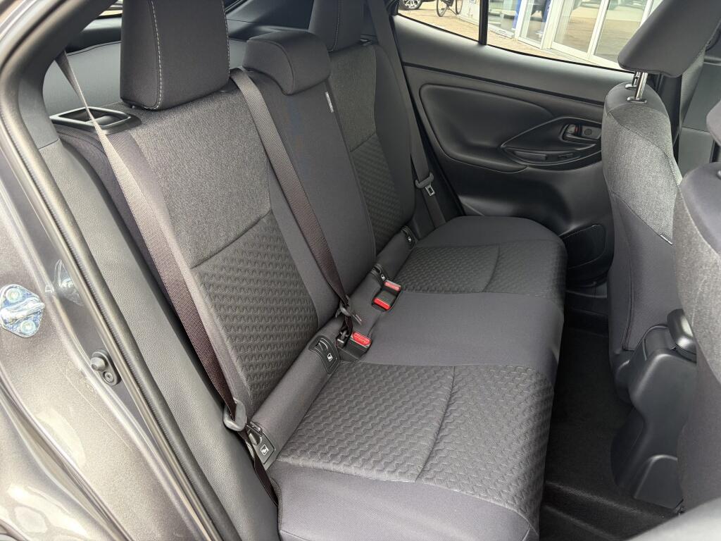 Toyota Yaris Cross 1.5 Hybrid 130 Dynamic | Comfort Pack | Sensoren v/a | Stoelverw - Image 32