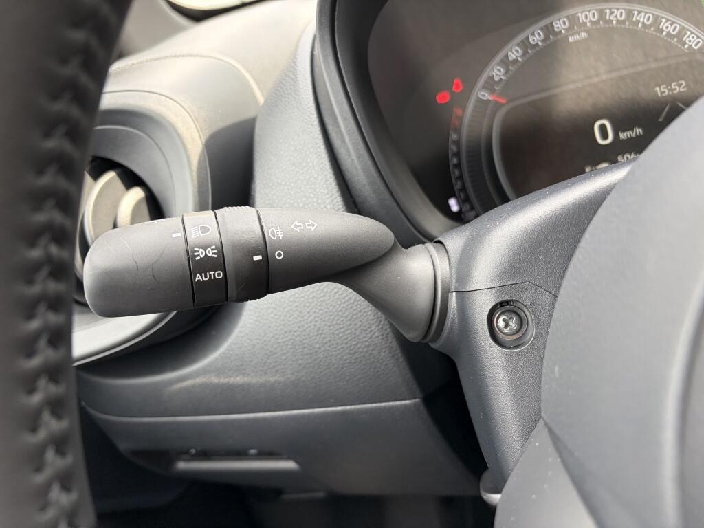 Toyota Aygo X 1.0 VVT-i MT Play | Apple CarPlay Android Auto | DAB | Elektr. r - Image 13