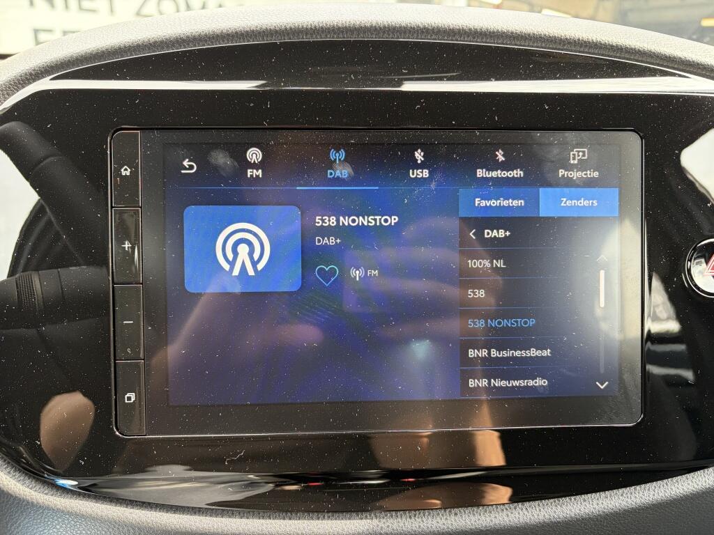 Toyota Aygo X 1.0 VVT-i MT Play | Apple CarPlay Android Auto | DAB | Elektr. r - Image 16