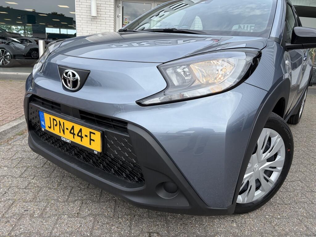 Toyota Aygo X 1.0 VVT-i MT Play | Apple CarPlay Android Auto | DAB | Elektr. r - Image 2