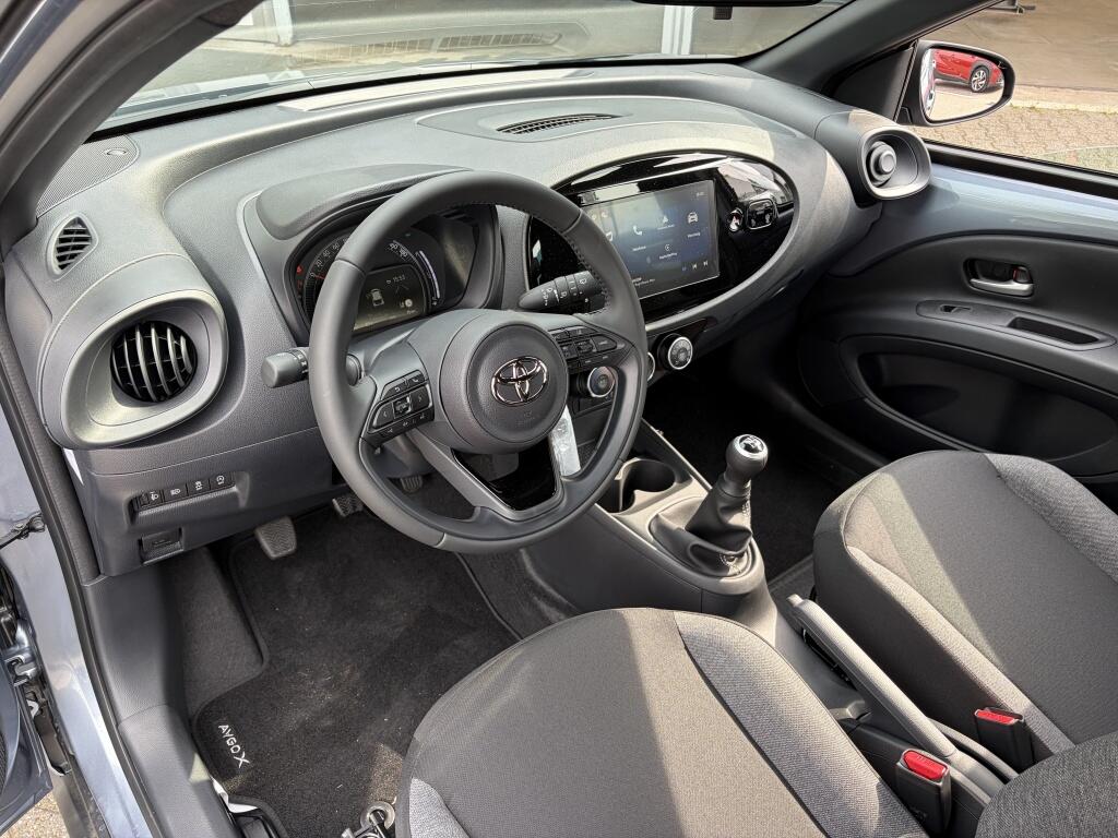 Toyota Aygo X 1.0 VVT-i MT Play | Apple CarPlay Android Auto | DAB | Elektr. r - Image 23