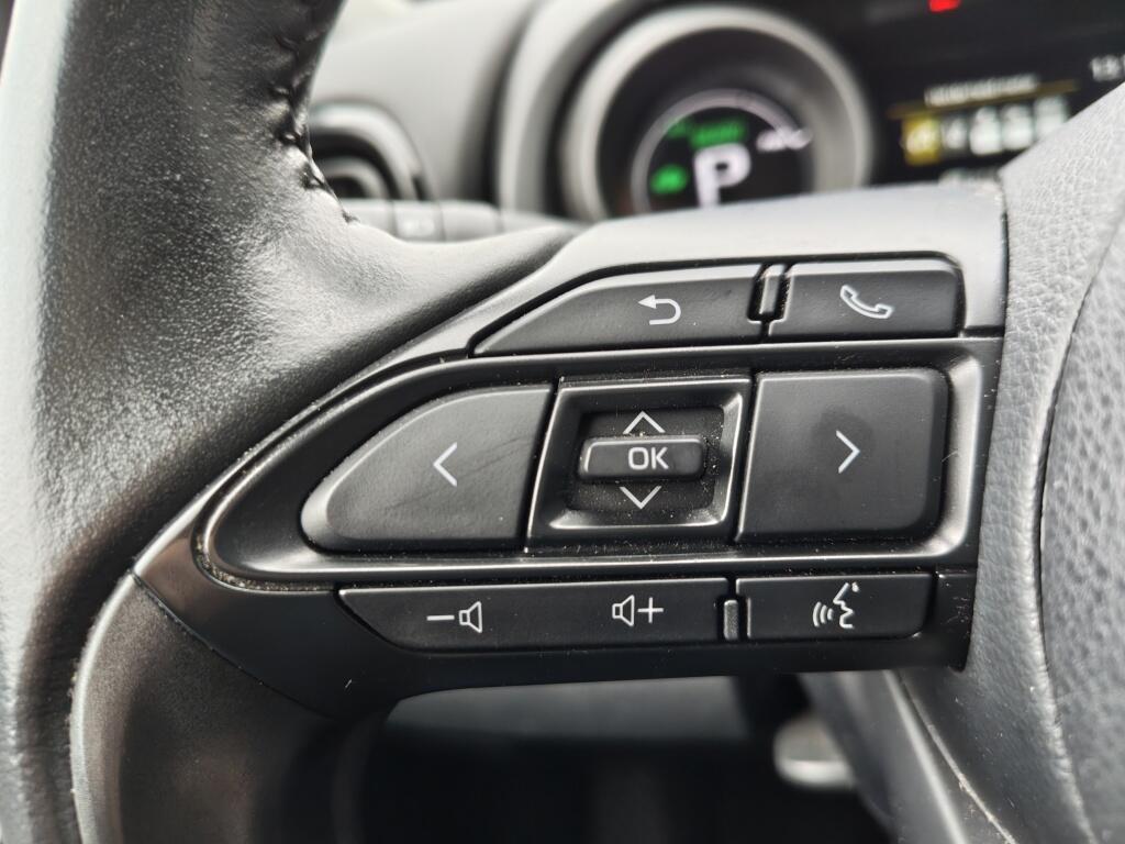 Toyota Yaris 1.5 Hybrid First Edition | Navi | Keyless Start & Entry | Androi - Image 13